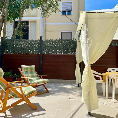The Garden Flat - Large דירה *